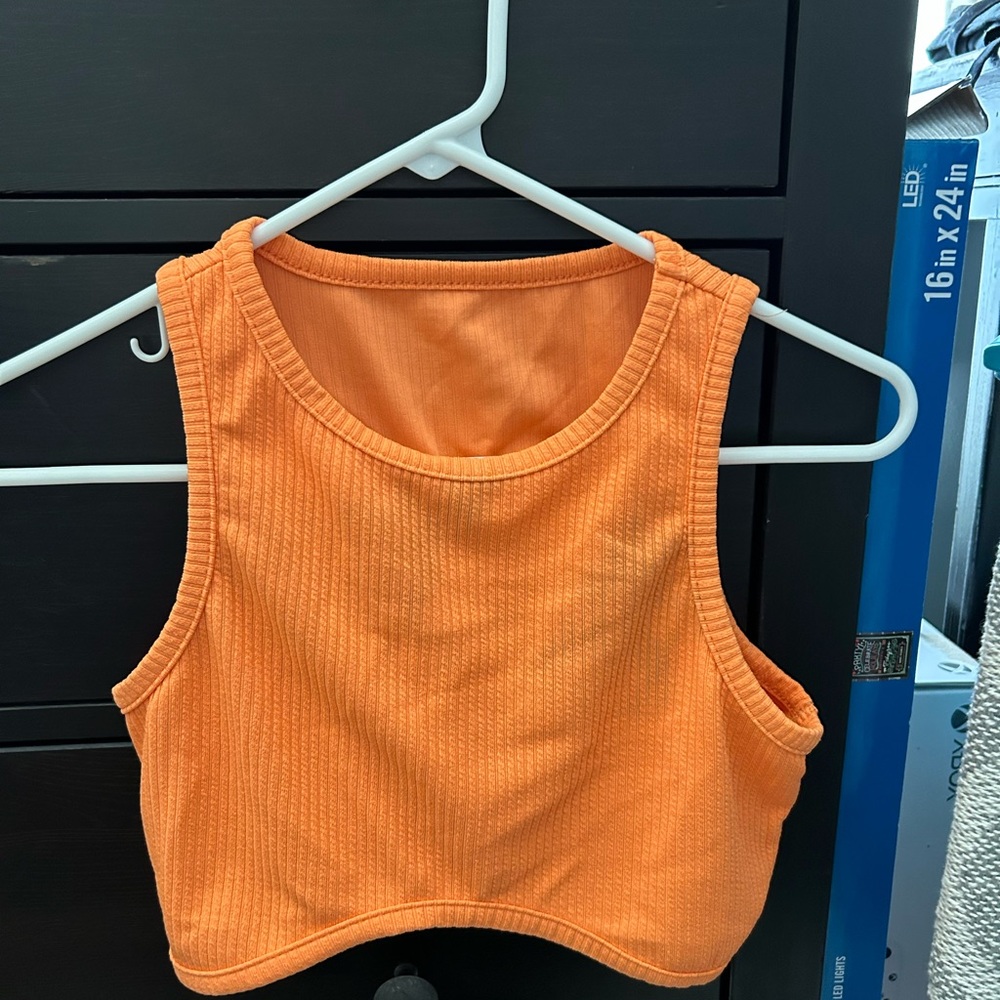 medium orange boture crop